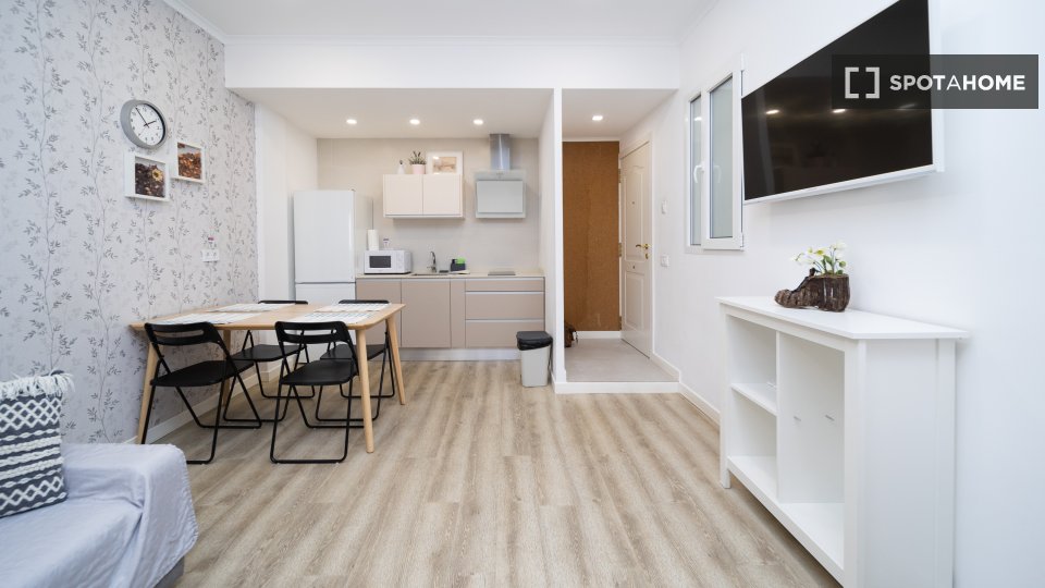 Double room Valencia, 4 beds, 110m² — photo 16