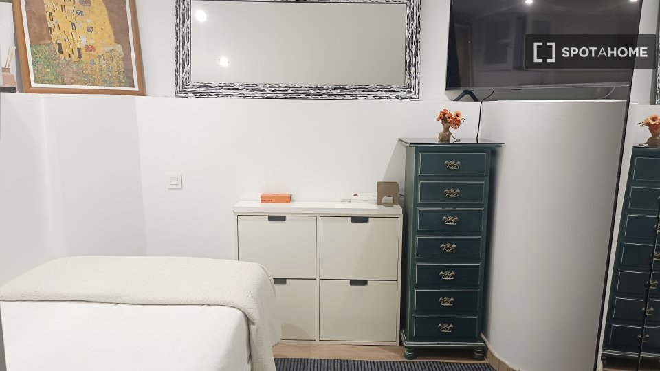 Appartamento con 2 camere da letto in affitto a Universidad, Madrid - a Madrid