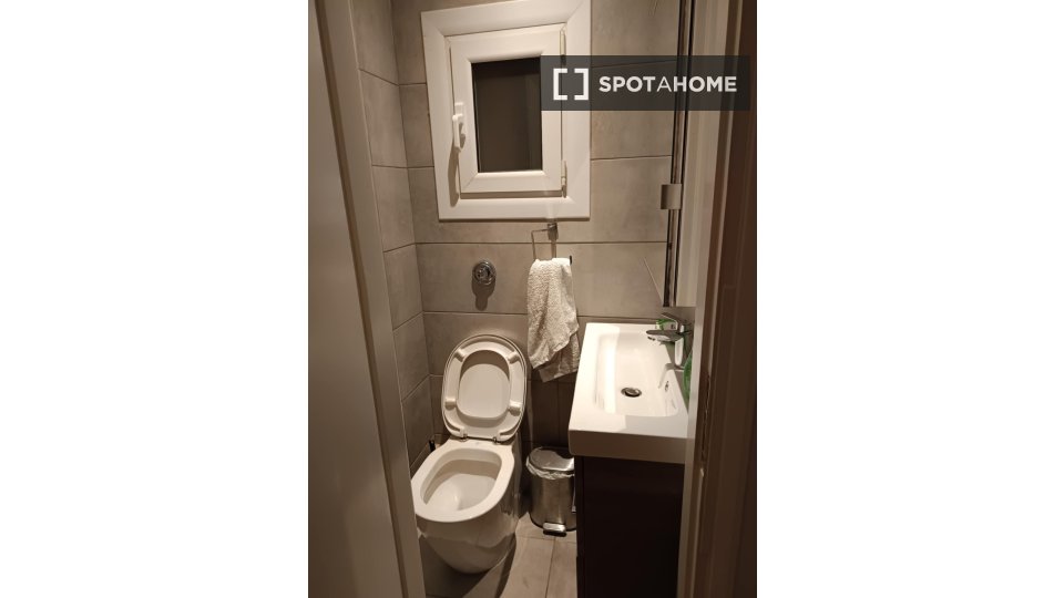 Double room Athens, 5 beds, 121m² — photo 7