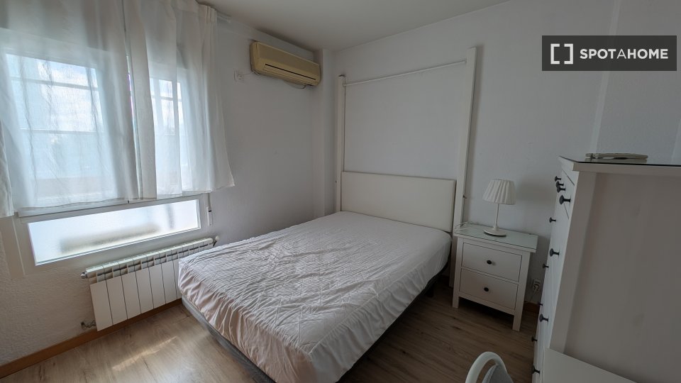 Double room Madrid, 4 beds, 90m² — photo 47