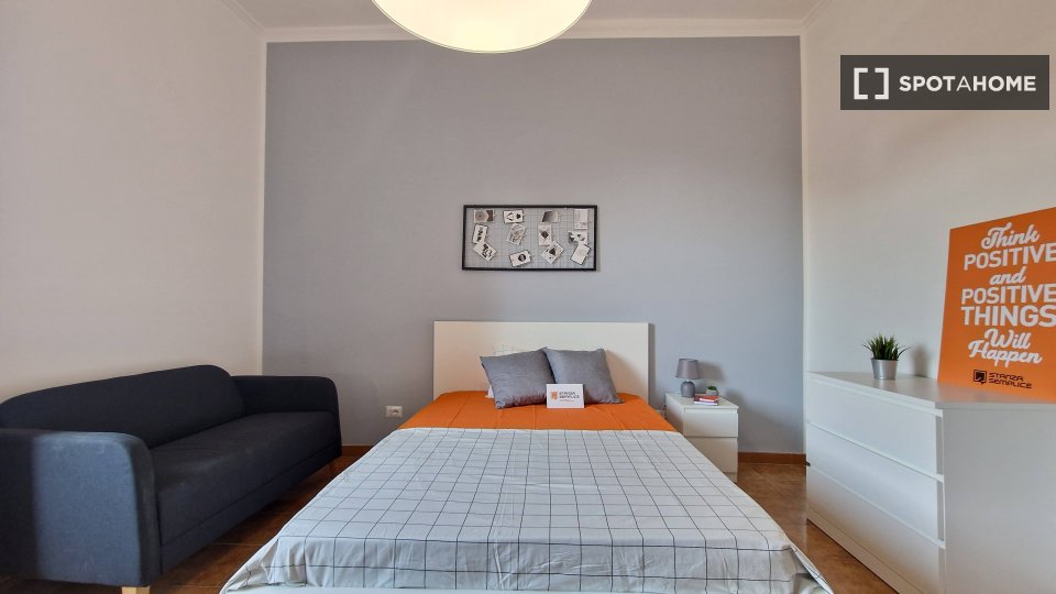 Double room Rome, 3 beds — photo 42