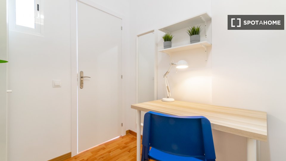 Double room Barcelona, 6 beds — photo 28