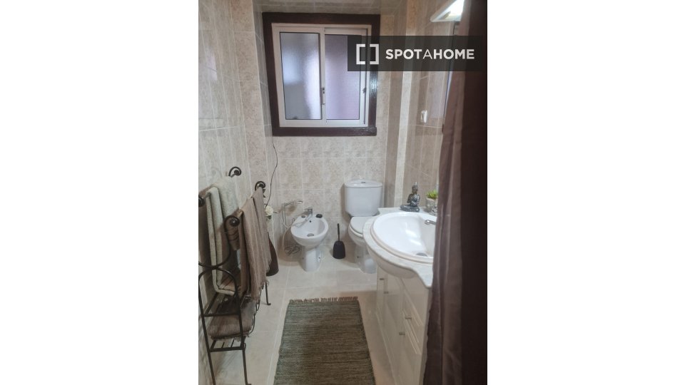 Double room Lisbon, 3 beds — photo 3