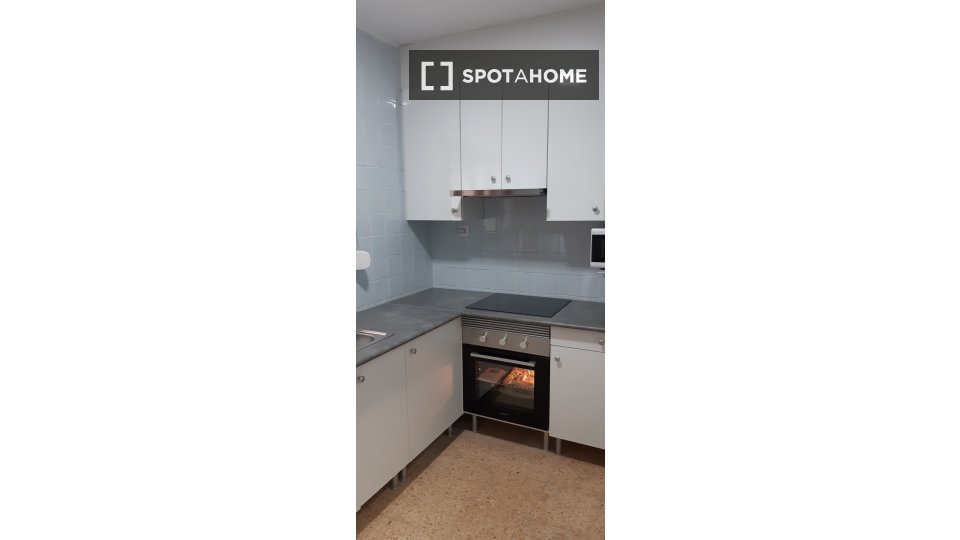 Habitación en piso compartido en Moncada, Valencia.