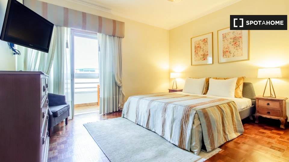 Apartment Lisbon, 3 beds — photo 15