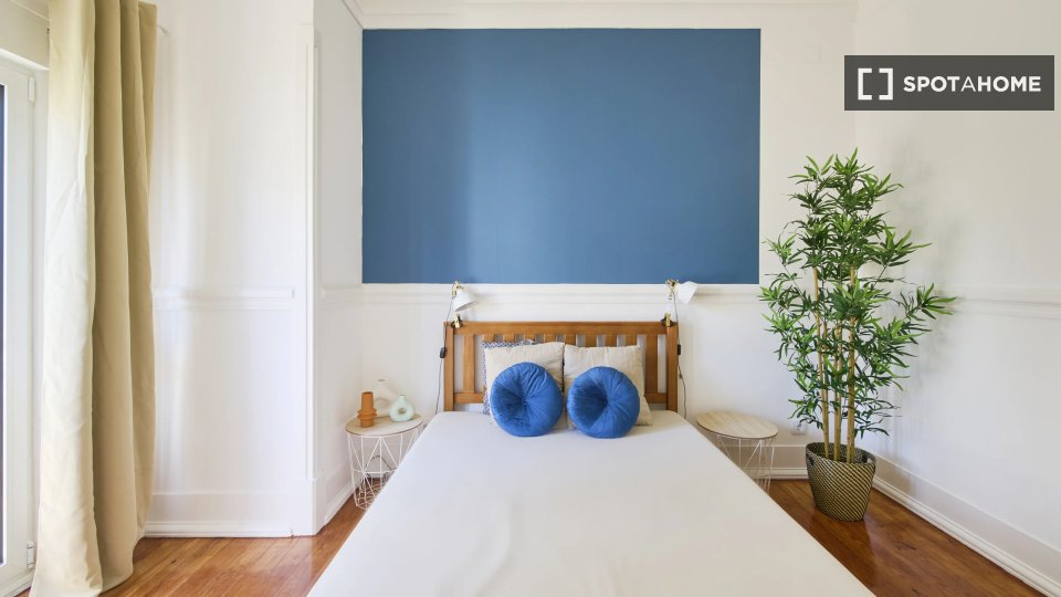 Double room Lisbon, 6 beds — photo 14