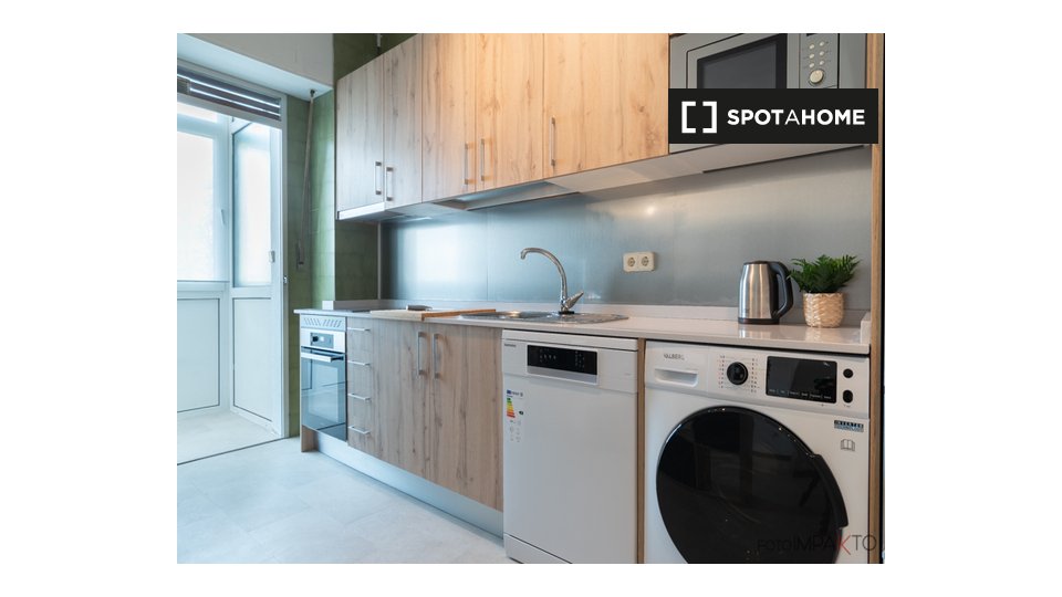 Double room Madrid, 6 beds, 207m² — photo 12
