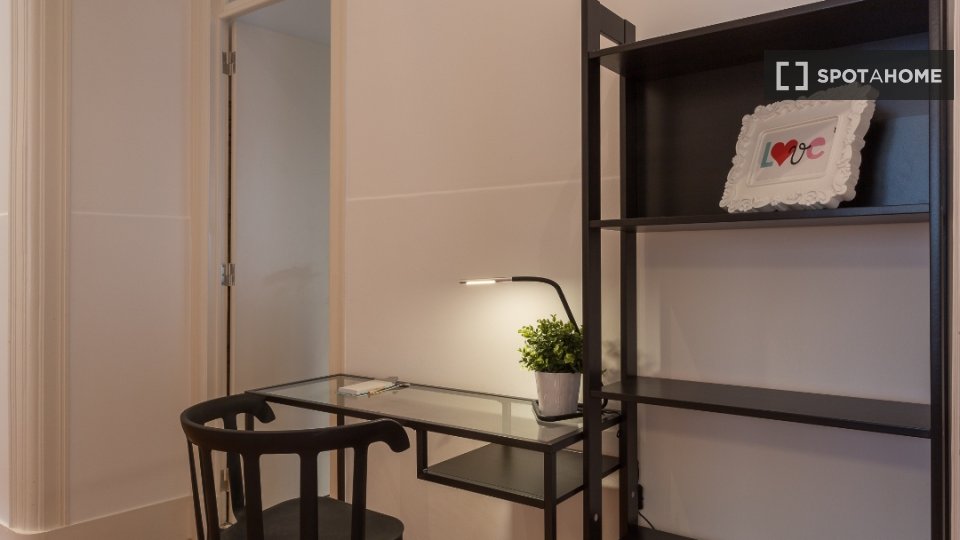 Apartment Lisbon, 3 beds — photo 13