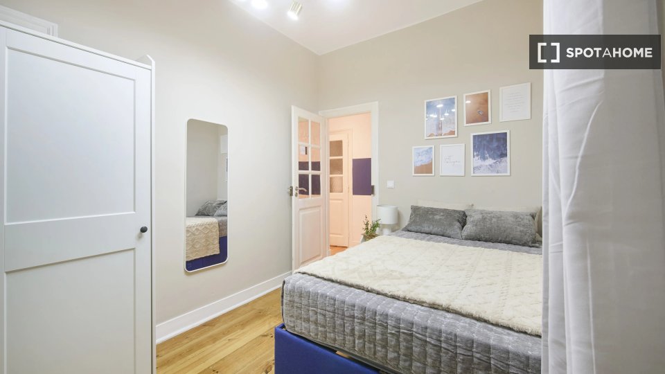 Double room Lisbon, 5 beds — photo 12