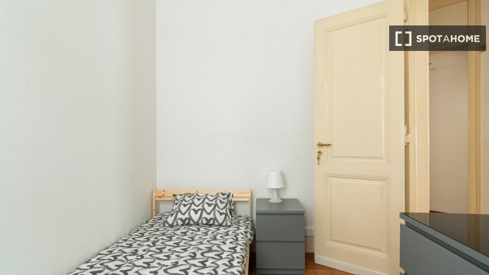 Double room Lisbon, 11 beds — photo 7