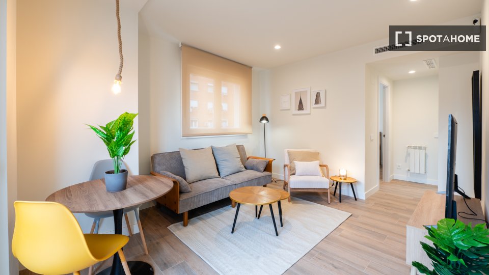 Apartment Madrid, 4 beds, 17m² — photo 16
