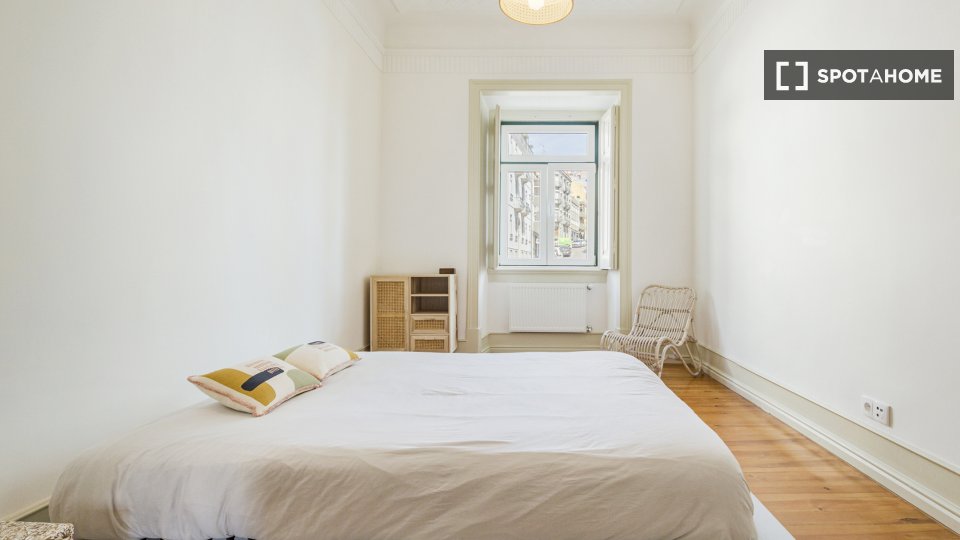 Apartment Lisbon, 2 beds, 105m² — photo 8