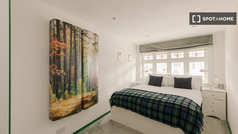 Double room London, 4 beds, 124m² — photo 2