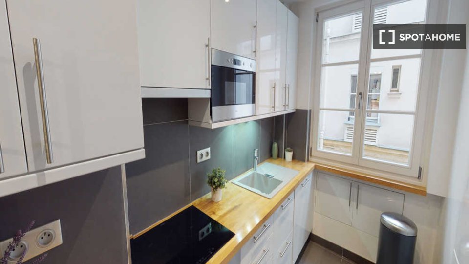 Double room Paris, 4 beds, 80m² — photo 5