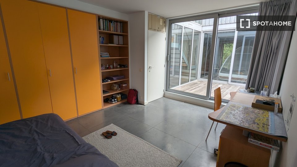 Double room Brussels, 2 beds, 250m² — photo 2