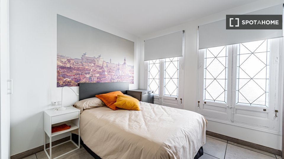Double room Madrid, 18 beds, 450m² — photo 12