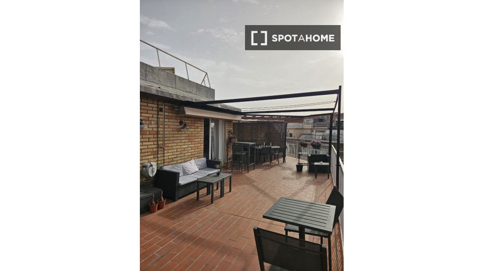 Double room Barcelona, 1 bed, 130m² — photo 4