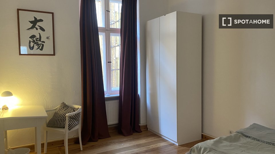 Double room Berlin, 2 beds, 17m² — photo 3