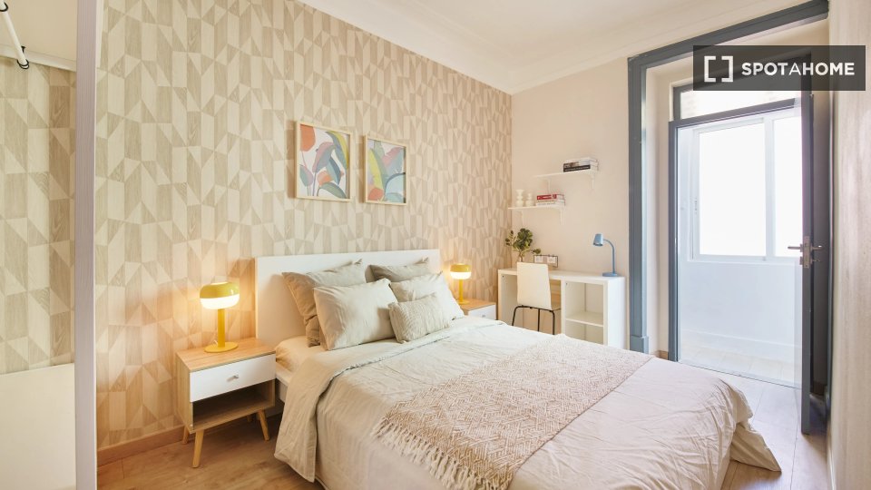 Double room Lisbon, 4 beds — photo 10