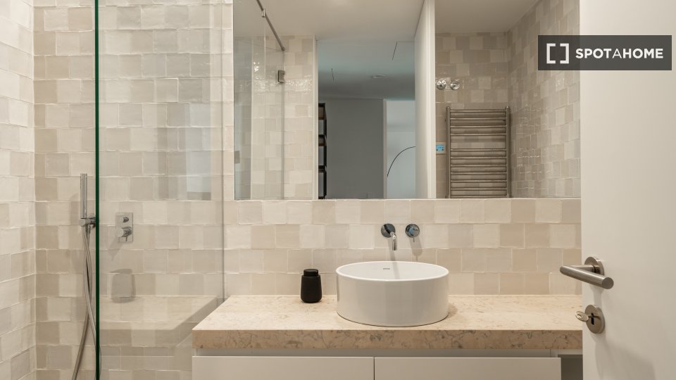 Apartment Lisbon, 2 beds — photo 43