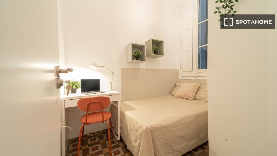 Double room Barcelona, 10 beds, 180m² — photo 19