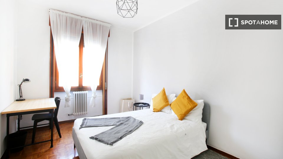 Double room Milan, 3 beds, 80m² — photo 1