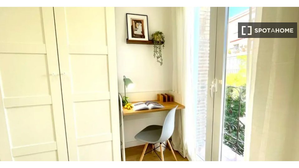 Double room Madrid, 12 beds — photo 23