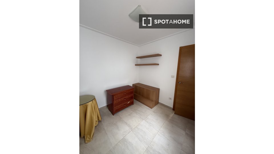 Apartment Alicante, 2 beds, 50m² — photo 5