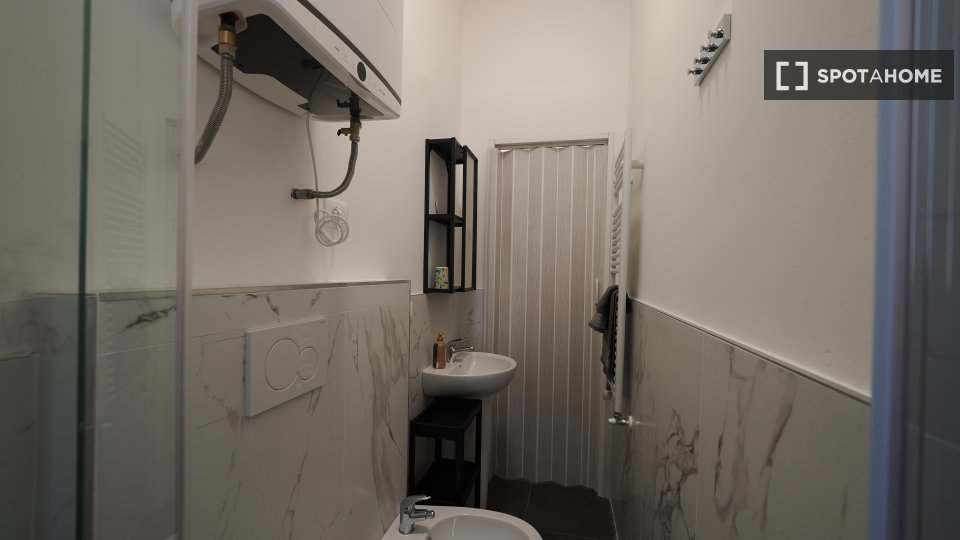 Double room Turin, 2 beds — photo 6