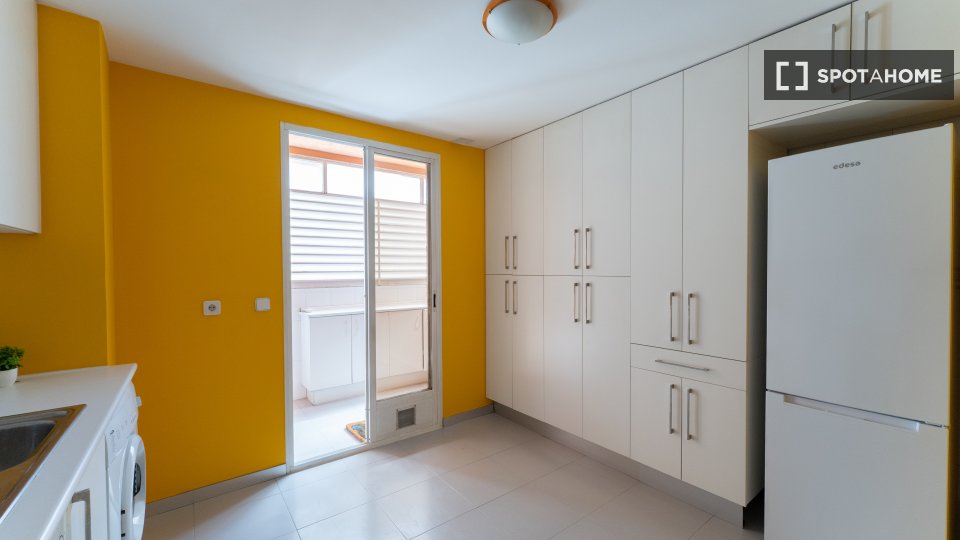 Double room Madrid, 5 beds — photo 7