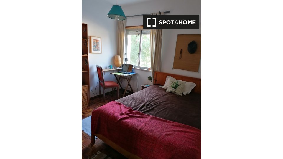 Double room Lisbon, 3 beds, 120m² — photo 2