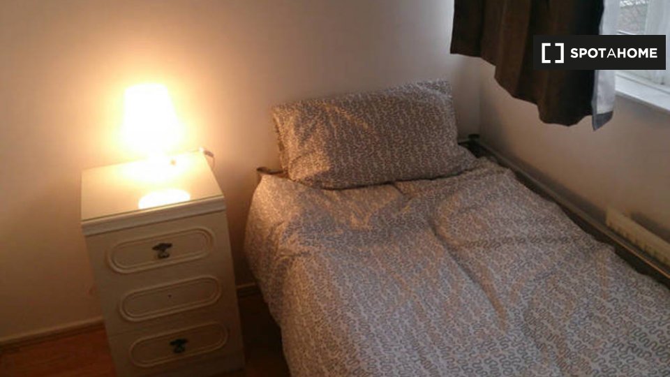 Double room London, 4 beds — photo 1
