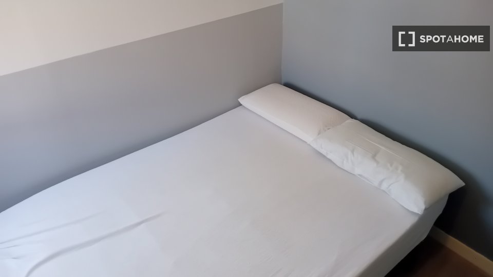 Double room Madrid, 3 beds, 75m² — photo 45