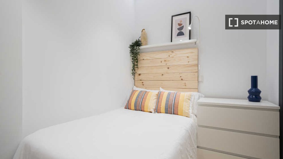 Double room Madrid, 1 bed — photo 52