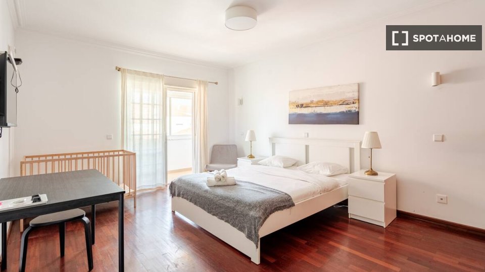 Double room Lisbon, 5 beds — photo 16