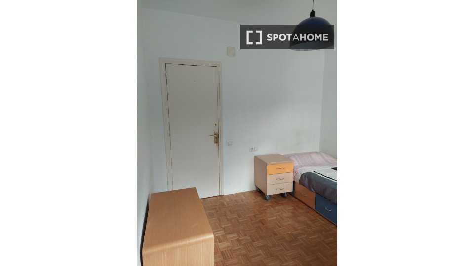 Double room Madrid, 7 beds — photo 26
