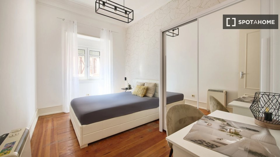 Double room Lisbon, 9 beds — photo 1