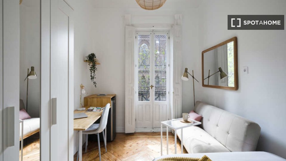 Double room Madrid, 8 beds — photo 32