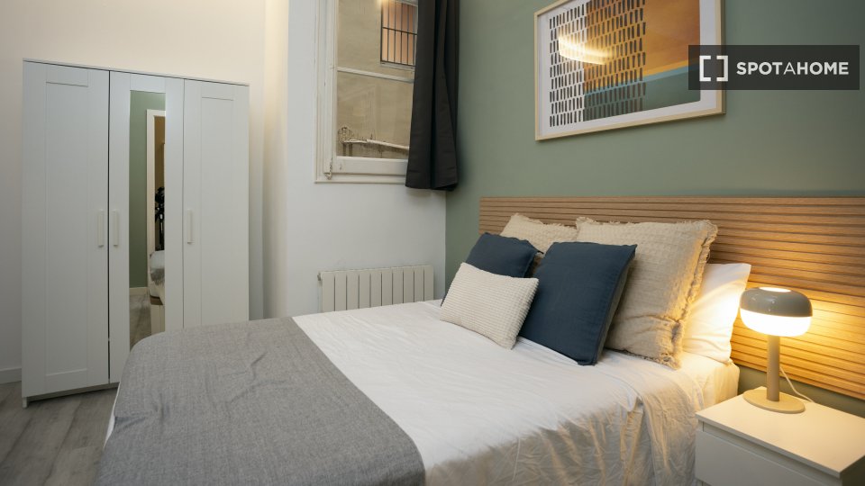 Double room Barcelona, 6 beds, 180m² — photo 1