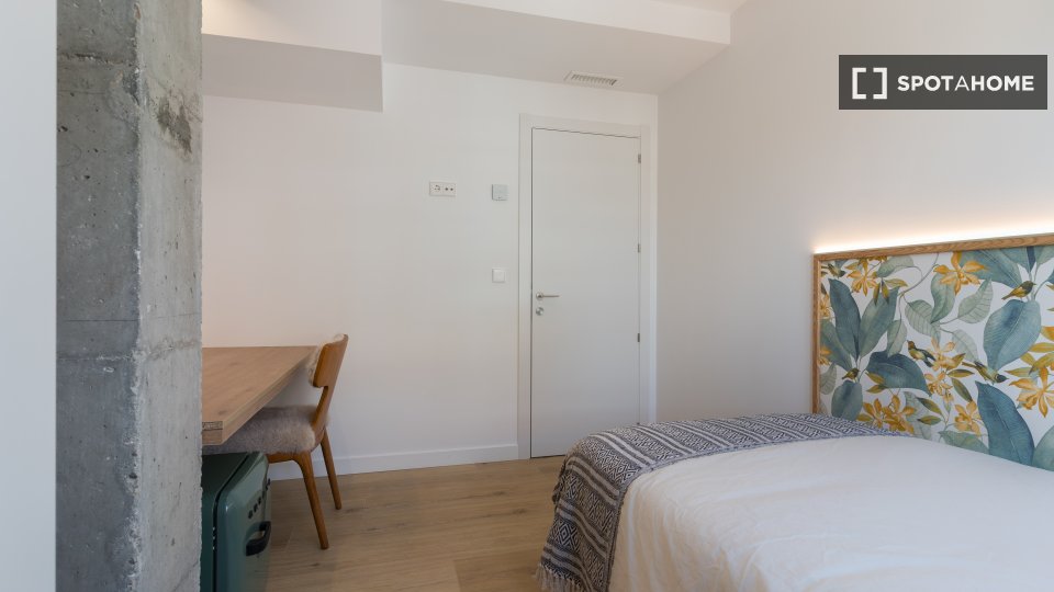 Double room Madrid, 6 beds — photo 8