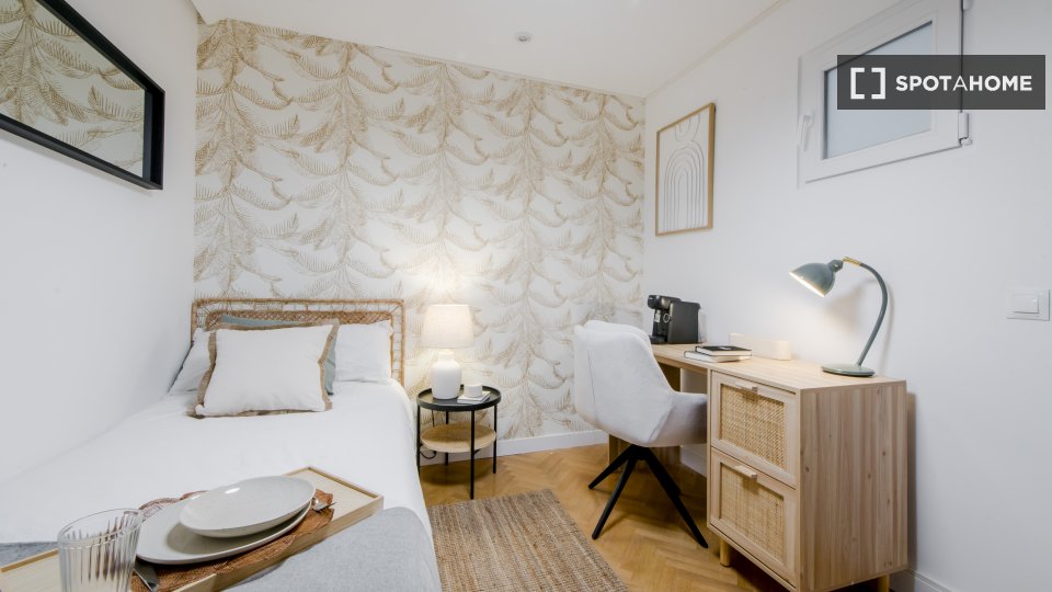 Double room Madrid, 7 beds — photo 2