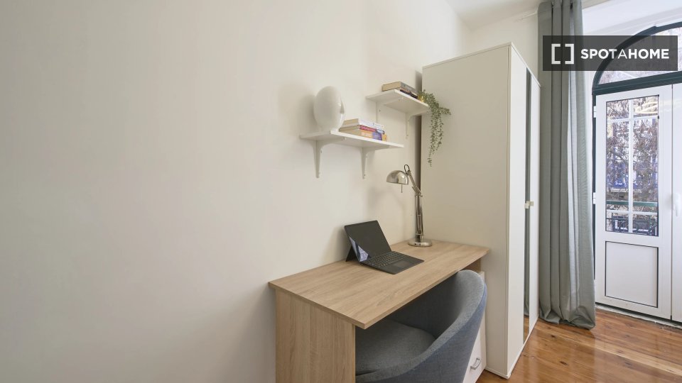 Double room Lisbon, 8 beds — photo 1