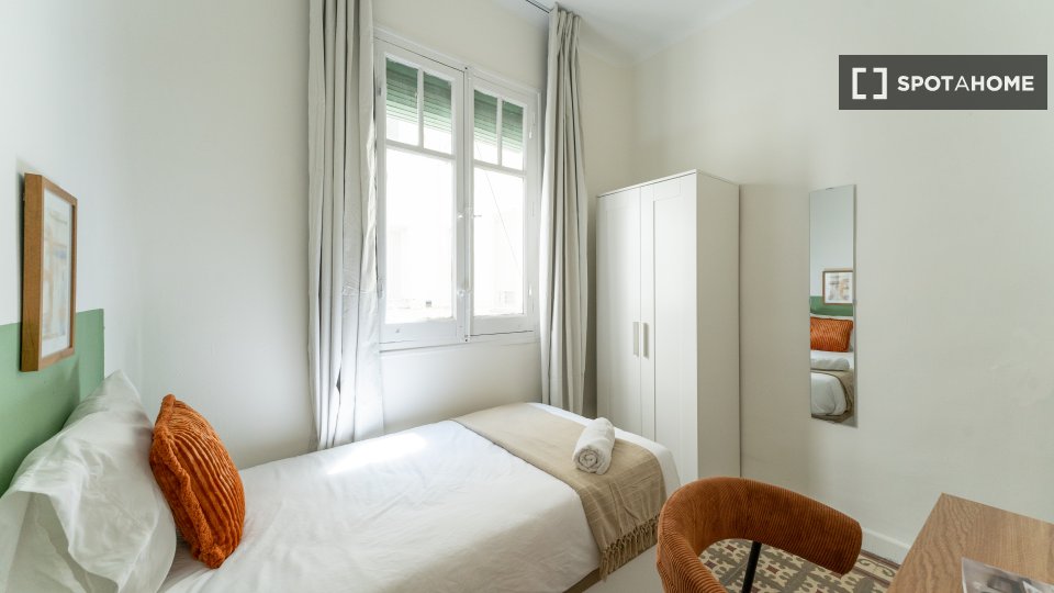 Double room Madrid, 7 beds — photo 19