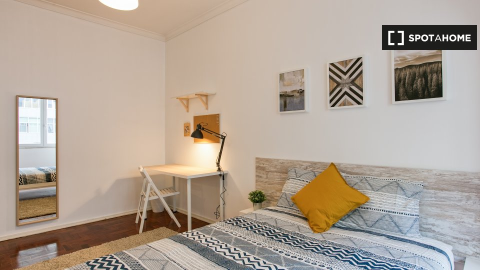 Double room Lisbon, 5 beds — photo 3