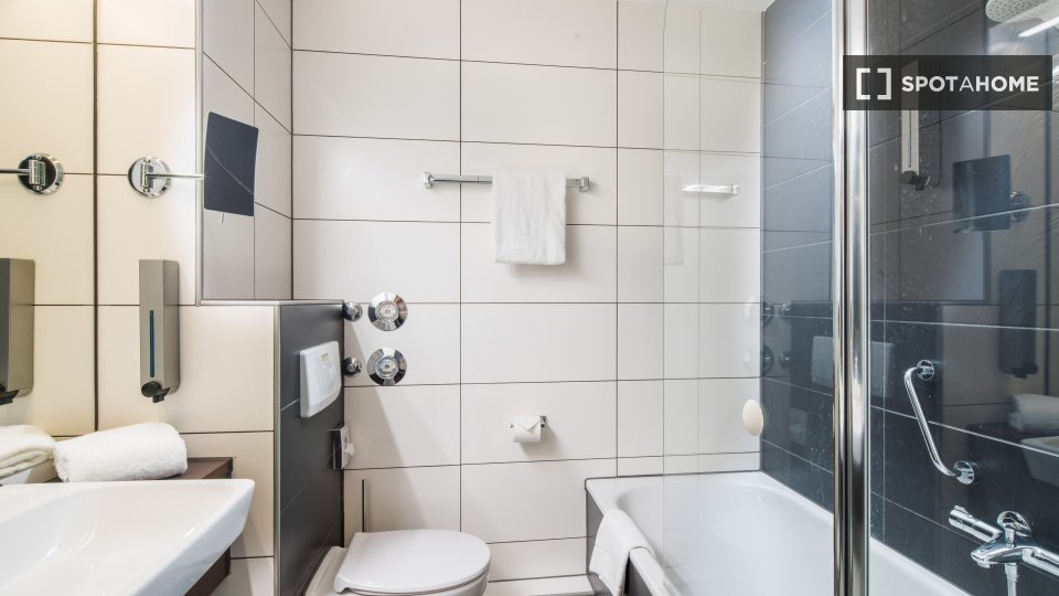 Apartment mono Frankfurt, 24m² — photo 1