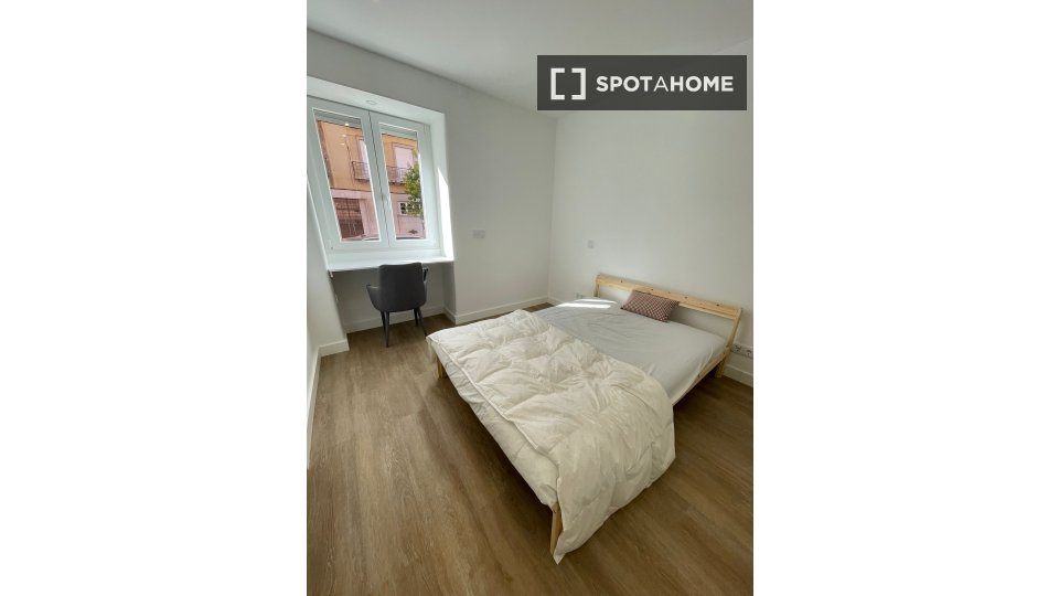 Double room Lisbon, 2 beds, 65m² — photo 5