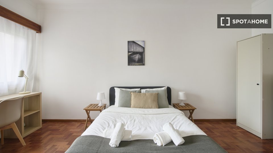 Double room Lisbon, 4 beds — photo 3