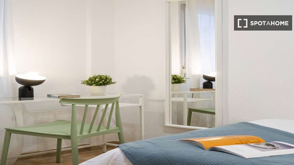 Double room Madrid, 25 beds — photo 11