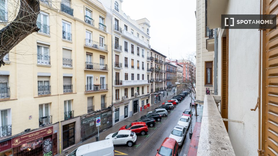 Double room Madrid, 5 beds — photo 14