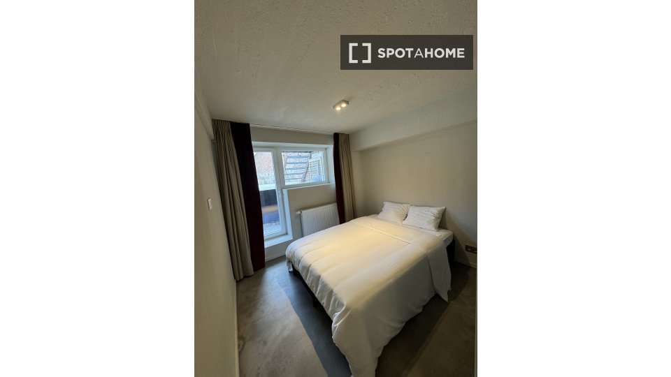 Double room Brussels, 3 beds, 95m² — photo 10